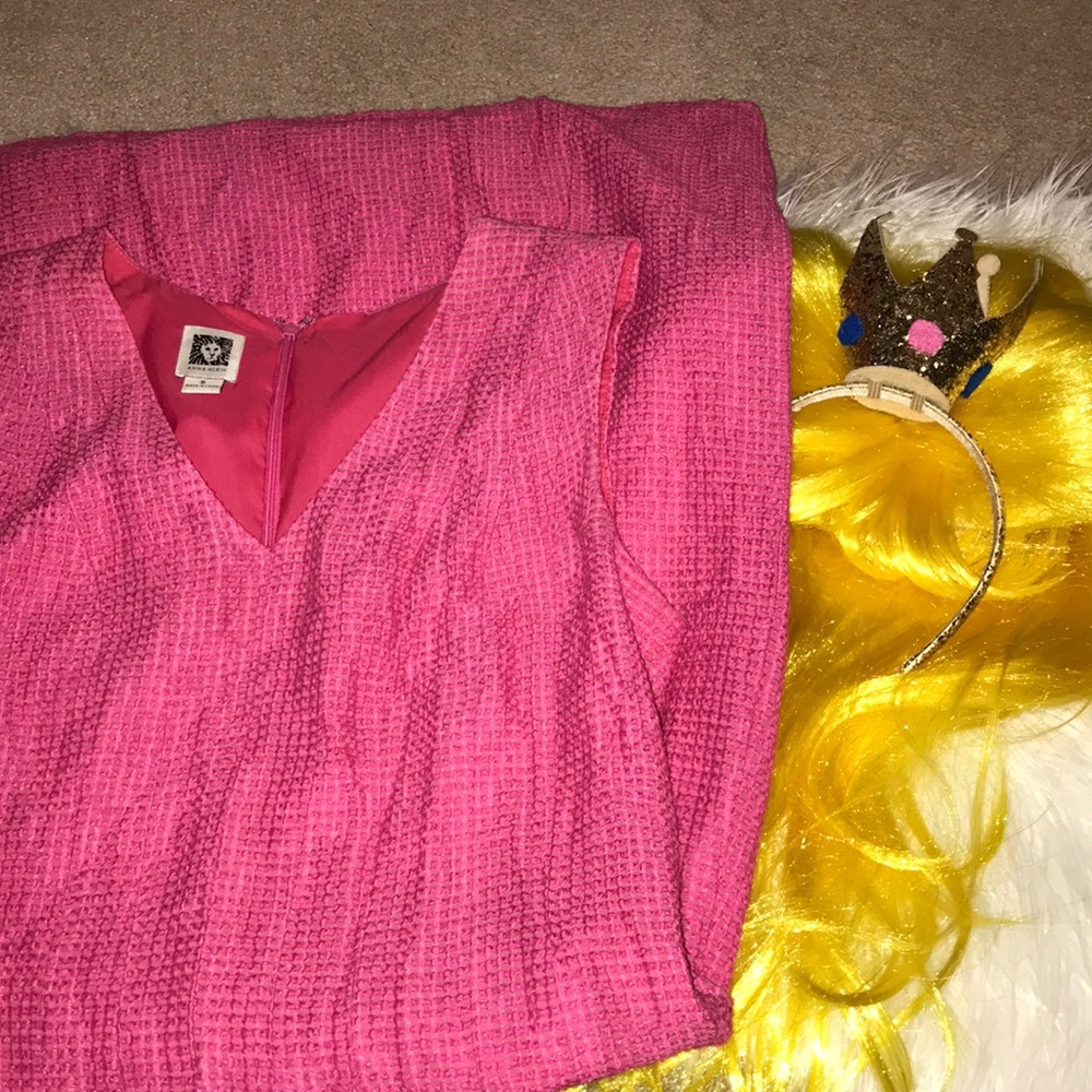 Women- DIY Princess Peach Halloween Costume